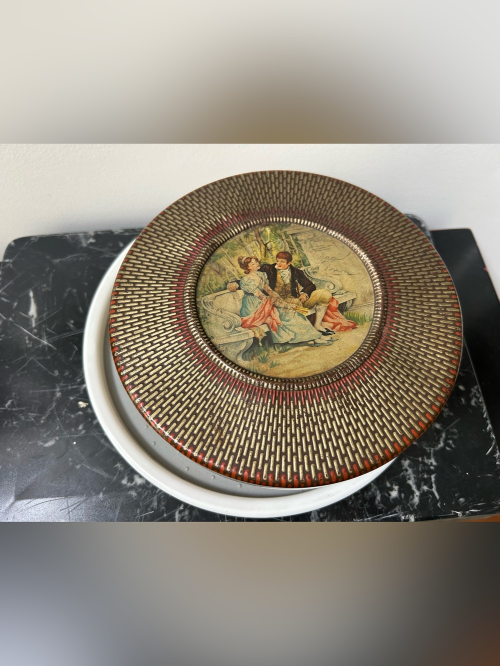 Tin Romantic Victorian Couple Round Trinket Box Red Gold Cookie Home Decor Gift